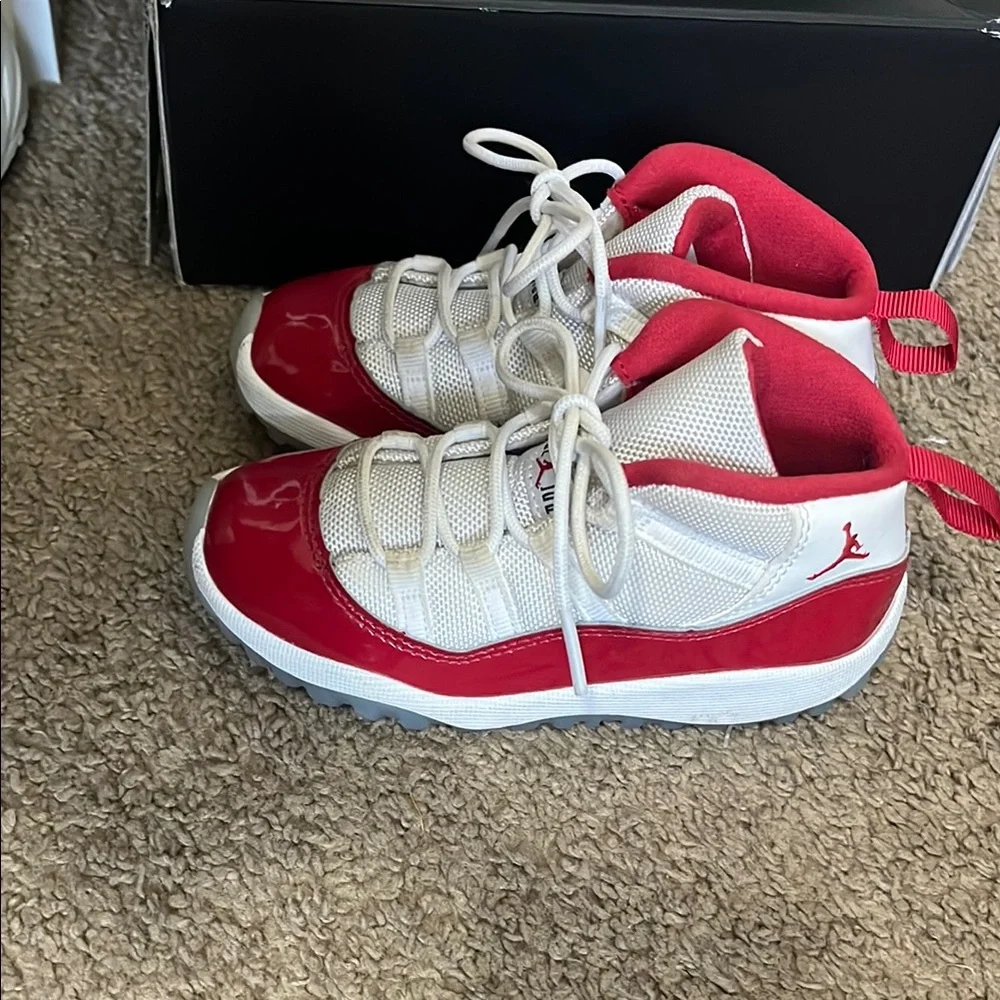 Jordan Kids White and Red Retro Low-Top Sneakers